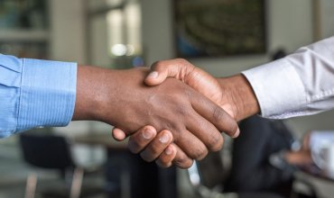 handshake-001