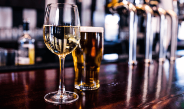 hospitality and pubs image CN